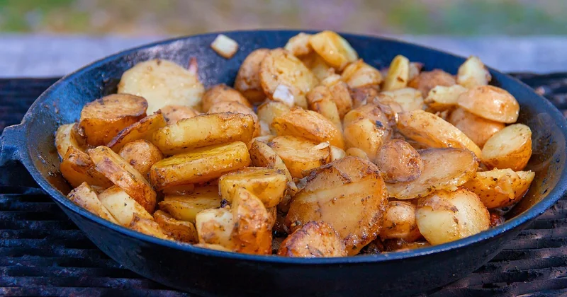 Quelles sont quelques recettes simples et rapides pour un repas au camping ?